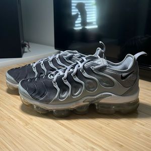 Nike Air Vapormax Plus - Men’s Size 8 - Winter Grey